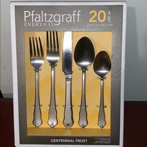 Pfaltzgraff Everyday 20 Pc silverware set